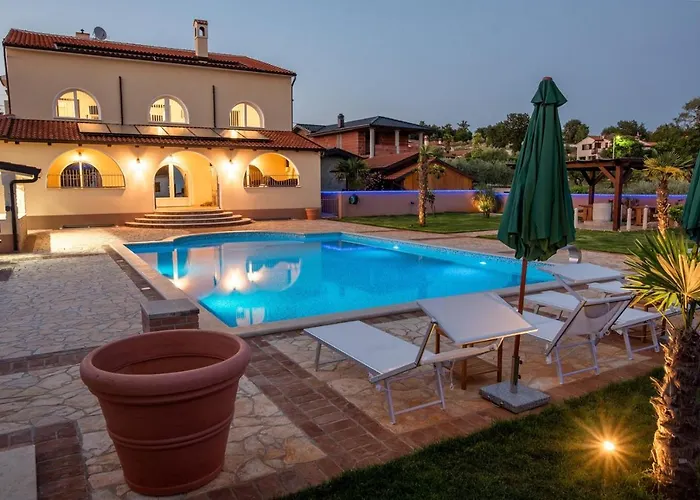 Gostinjska kuća Via Flavia With Common Pool