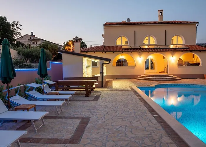 Via Flavia With Common Pool Labinci