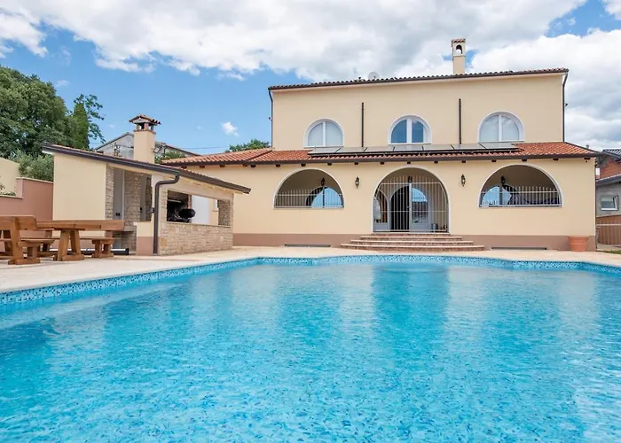 Via Flavia With Common Pool 4*