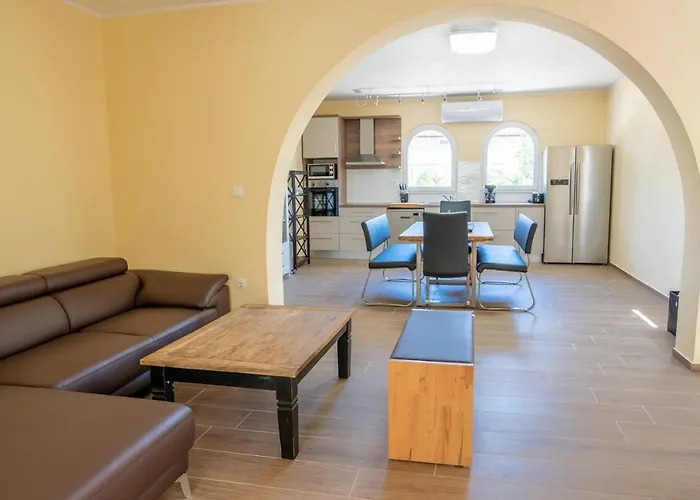 Via Flavia With Common Pool 4*