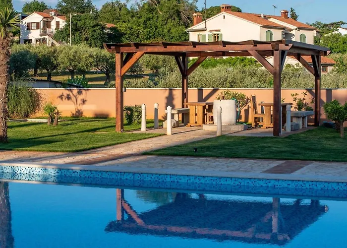 Via Flavia With Common Pool