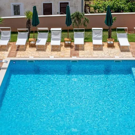 Via Flavia With Common Pool Maison d'hôtes