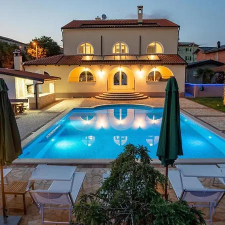 Guest house Via Flavia With Common Pool Labinci